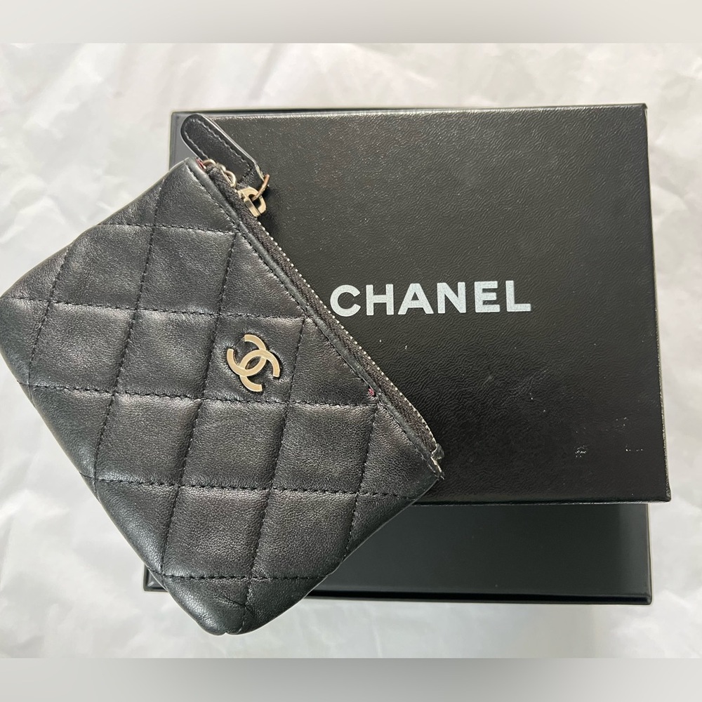 CHANEL Quilted Black Leather Keychain Zip Top Pouch